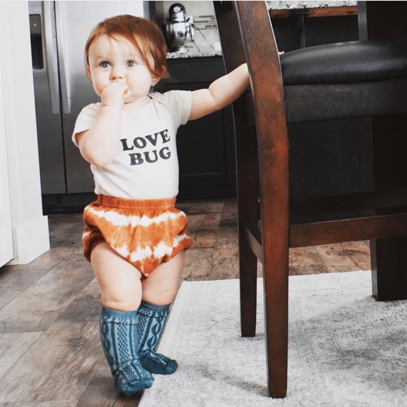 Love Bug Organic Bodysuit Onesie - Picture 5 of 7